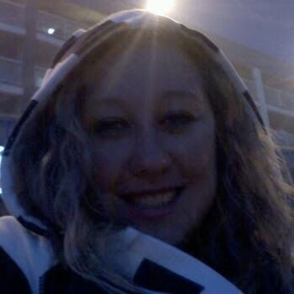 Meet your Posher, Stephanie - Picture 1 of 1